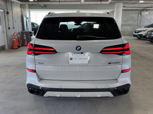 Mineral White Metallic 2026 BMW X5 M60i
