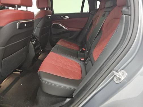 2025 BMW X6 xDrive40i