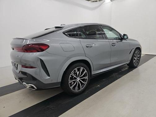 2025 BMW X6 xDrive40i