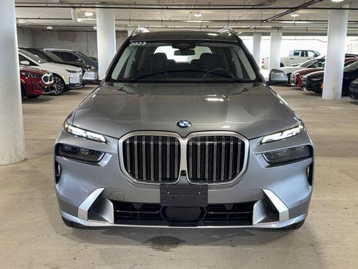 Skyscraper Grey Metallic 2023 BMW X7 xDrive40i