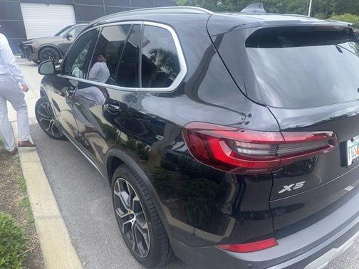 Black Sapphire Metallic 2021 BMW X5 sDrive40i