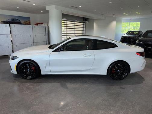 Mineral White Metallic 2026 BMW 430 i
