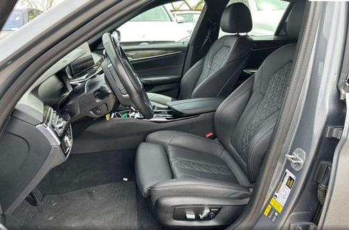 Skyscraper Gray Metallic 2023 BMW 530e Base