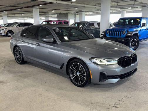 Skyscraper Gray Metallic 2023 BMW 530e Base