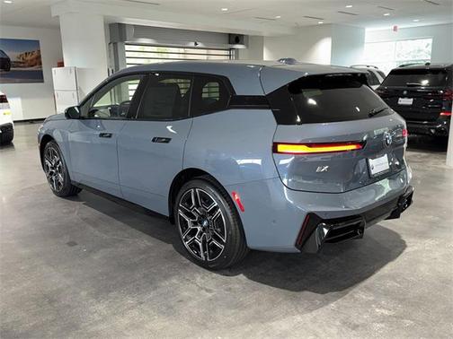 2026 BMW iX xDrive45