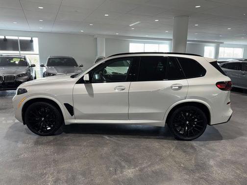 Mineral White Metallic 2026 BMW X5 sDrive40i