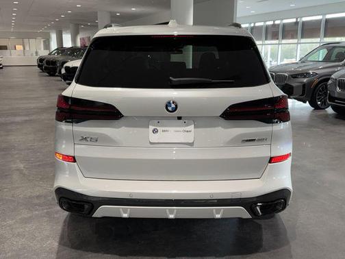 Mineral White Metallic 2026 BMW X5 sDrive40i