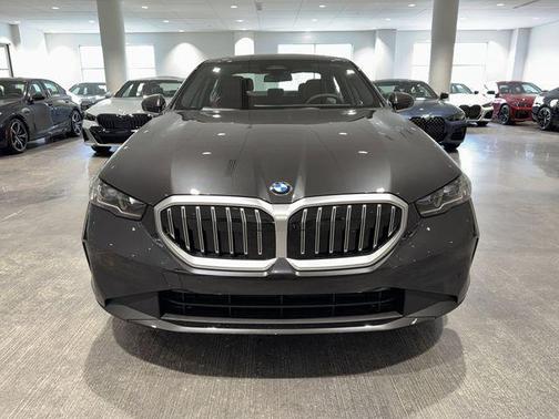 Dark Graphite Metallic 2026 BMW 530 530i