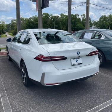 Alpine White 2025 BMW i5 eDrive40