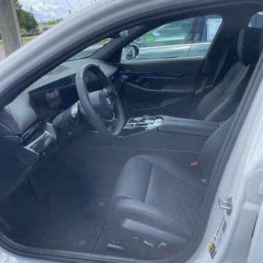 Alpine White 2025 BMW i5 eDrive40