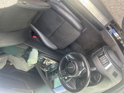 2019 Jaguar F-TYPE P300