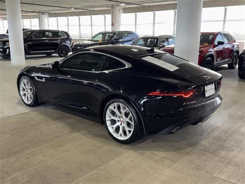 2019 Jaguar F-TYPE P300