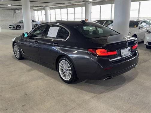 2022 BMW 530 i