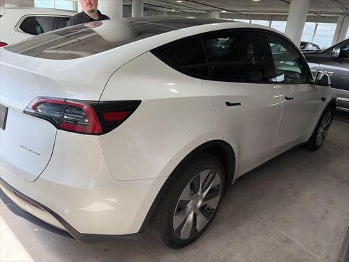 Pearl White Multi-Coat 2023 Tesla Model Y Long Range Dual Motor All-Wheel Drive