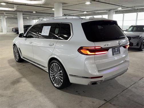 2025 BMW X7 xDrive40i