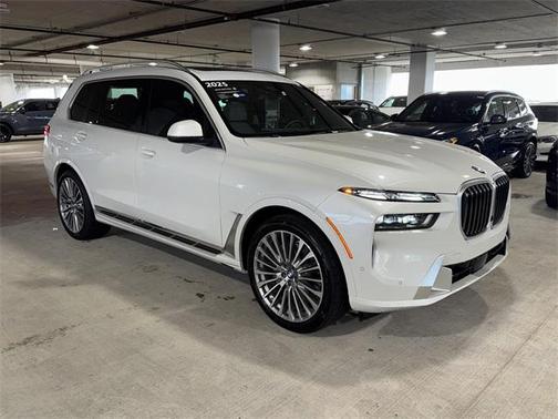 2025 BMW X7 xDrive40i