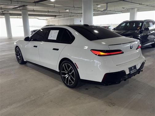 2024 BMW 740 i