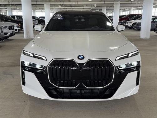 2024 BMW 740 i