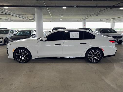 2024 BMW 740 i
