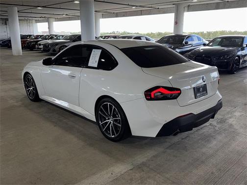 2024 BMW 230 i