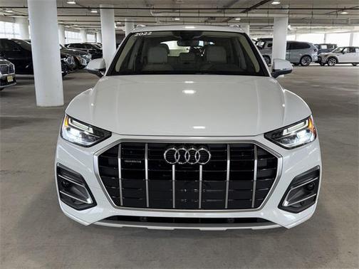 2022 Audi Q5 40 Premium