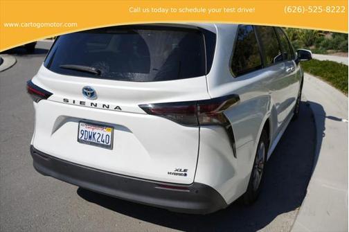 2023 Toyota Sienna XLE 8 Passenger