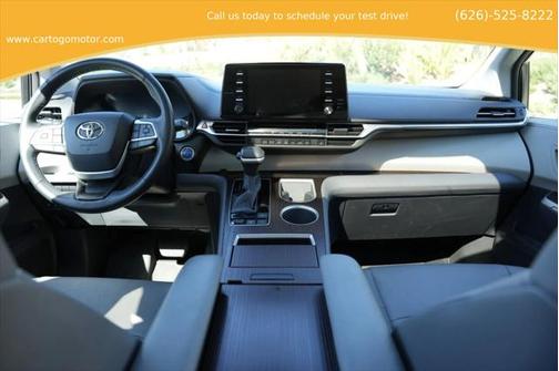 2023 Toyota Sienna XLE 8 Passenger