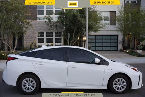 2022 Toyota Prius LE