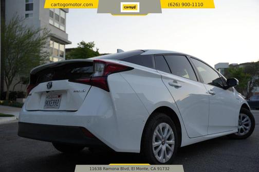 2022 Toyota Prius LE