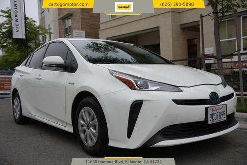2022 Toyota Prius LE