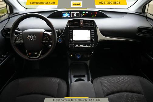 2022 Toyota Prius LE