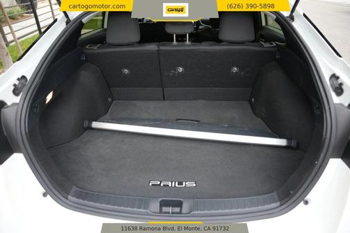 2022 Toyota Prius LE