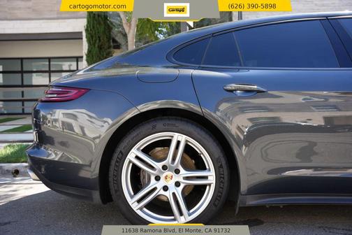 2018 Porsche Panamera 4