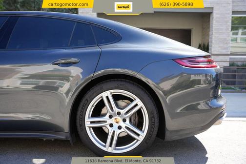 2018 Porsche Panamera 4