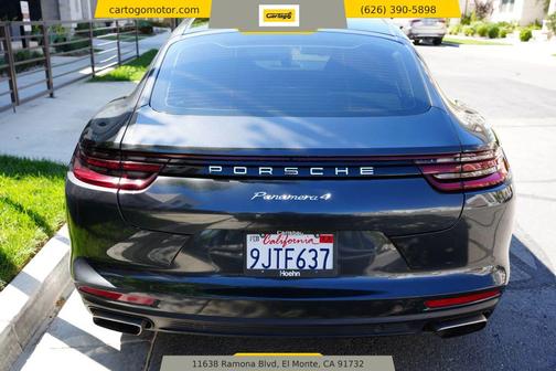 2018 Porsche Panamera 4
