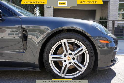 2018 Porsche Panamera 4
