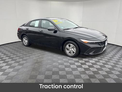 Black 2026 Hyundai ELANTRA SE