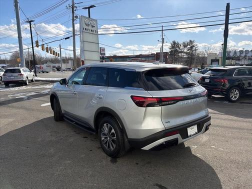 2023 INFINITI QX60 Pure