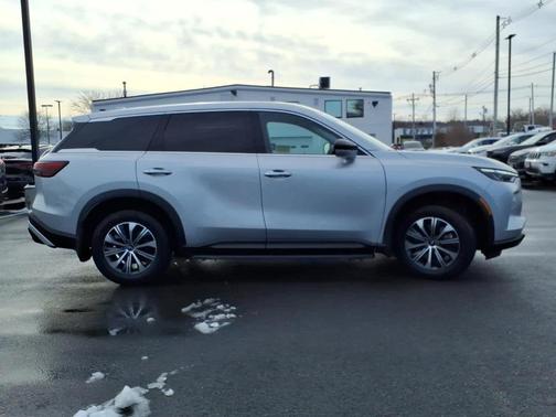 2023 INFINITI QX60 Pure