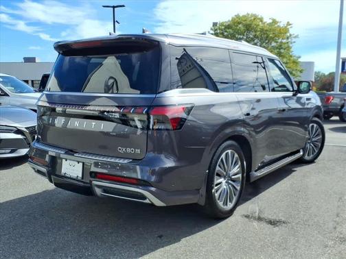 2025 INFINITI QX80 Luxe
