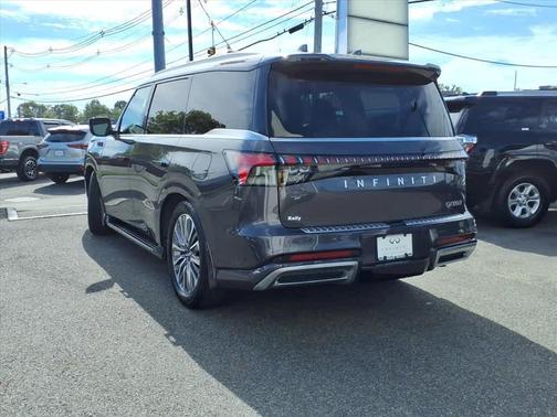2025 INFINITI QX80 Luxe