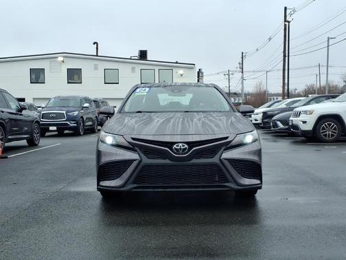 Predawn Gray Mica 2024 Toyota Camry SE