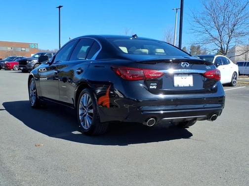 2023 INFINITI Q50 LUXE