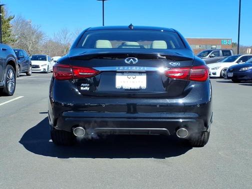2023 INFINITI Q50 LUXE