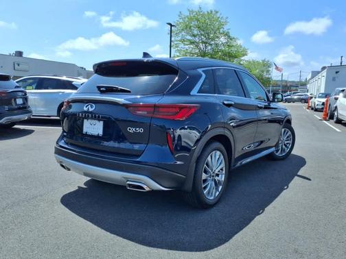 2023 INFINITI QX50 Luxe