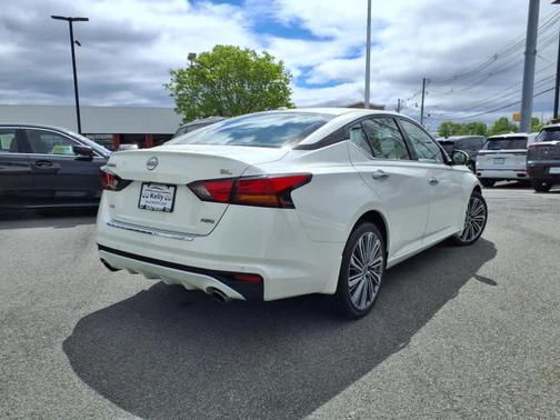 2023 Nissan Altima 2.5 SL