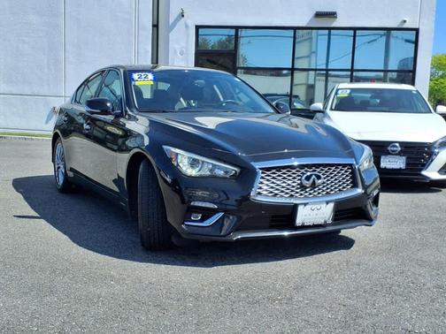 2022 INFINITI Q50 LUXE