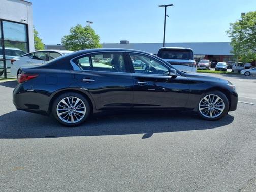 2022 INFINITI Q50 LUXE