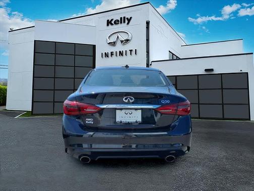 2022 INFINITI Q50 LUXE