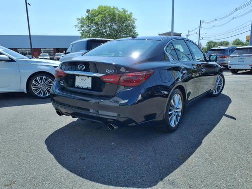 2022 INFINITI Q50 LUXE